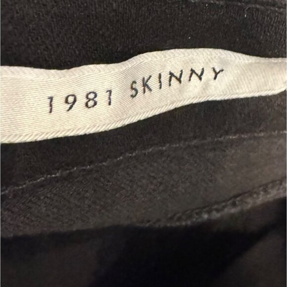 Guess 1981 Skinny Jeans Roxbury Rinse Wash Size 30 RG Black Denim New With Tags - Picture 3 of 9